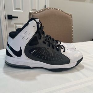 Nike Black and White Athletic Shoes